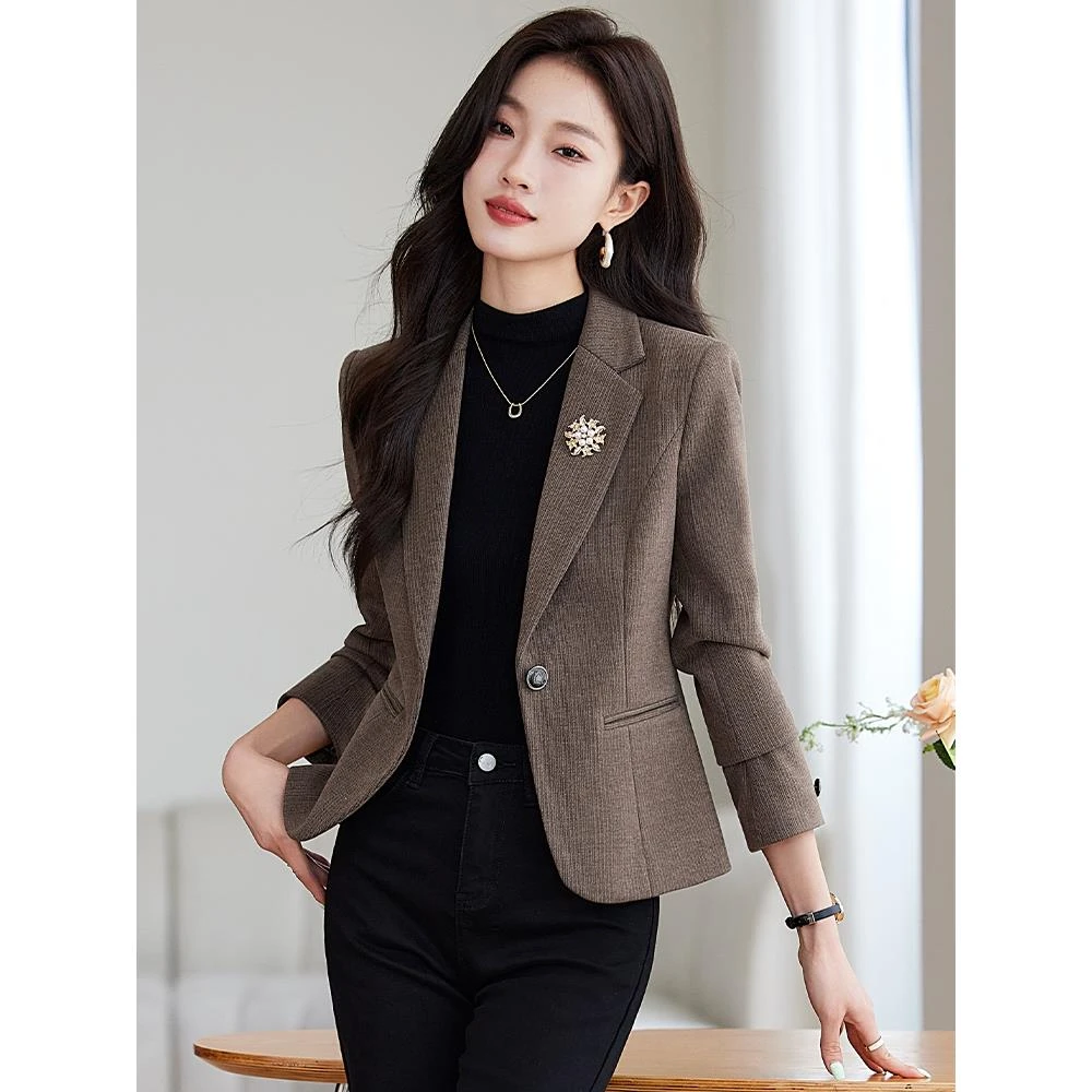 浅棕色西装外套女春秋2024新款气质休闲今年流行秋冬女士西服上衣