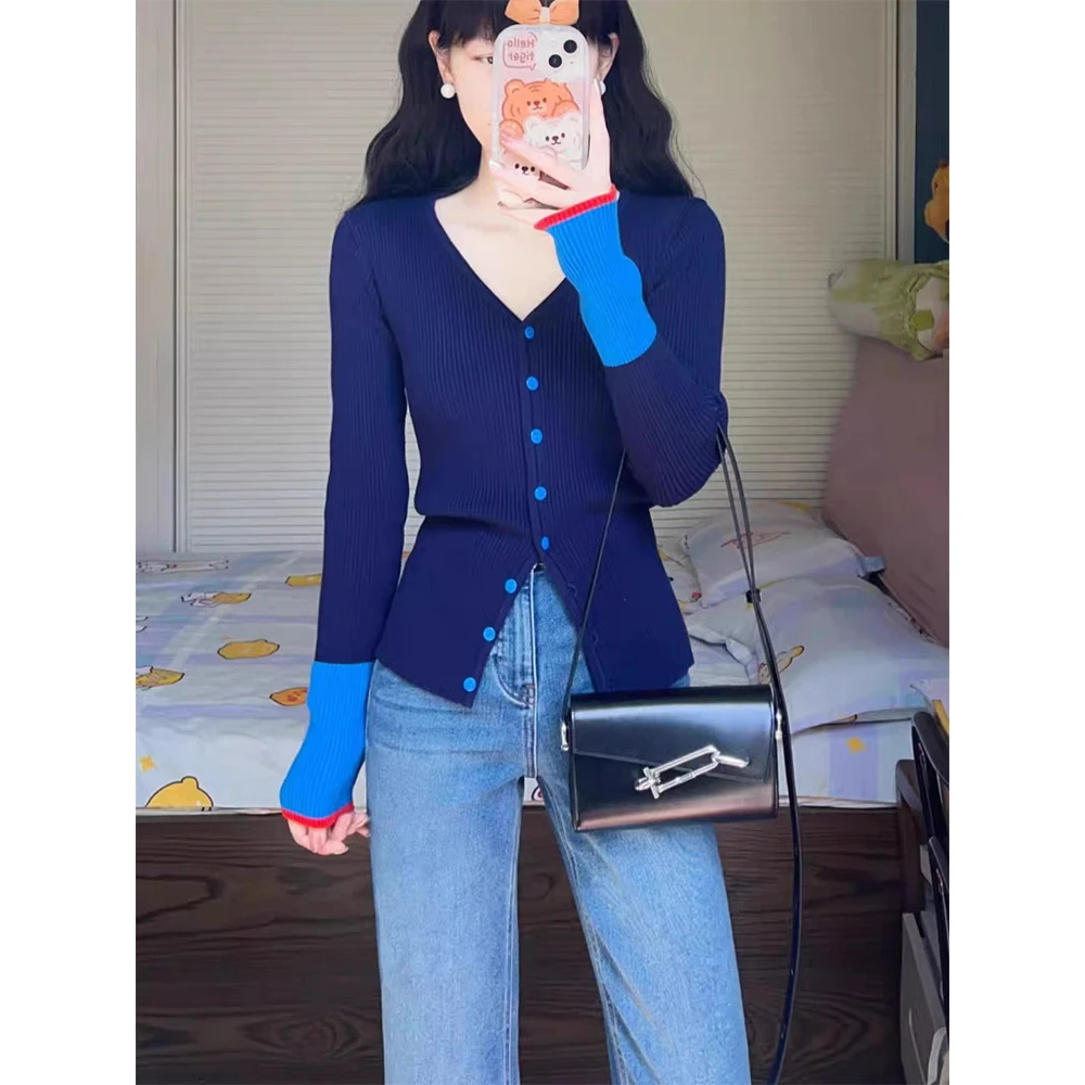 蓝色v领撞色拼接针织开衫女2025秋季短款修身内搭打底衫长袖上衣