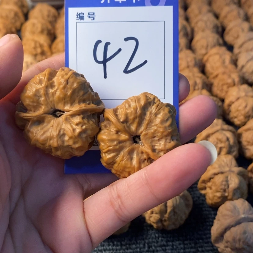 【闪购商品】猴头核桃吊坠?**蟹
