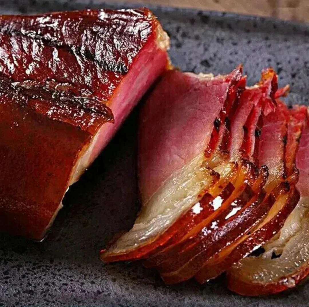 二刀肉（后腿肉），小火慢熏50天，三斤以上送香肠