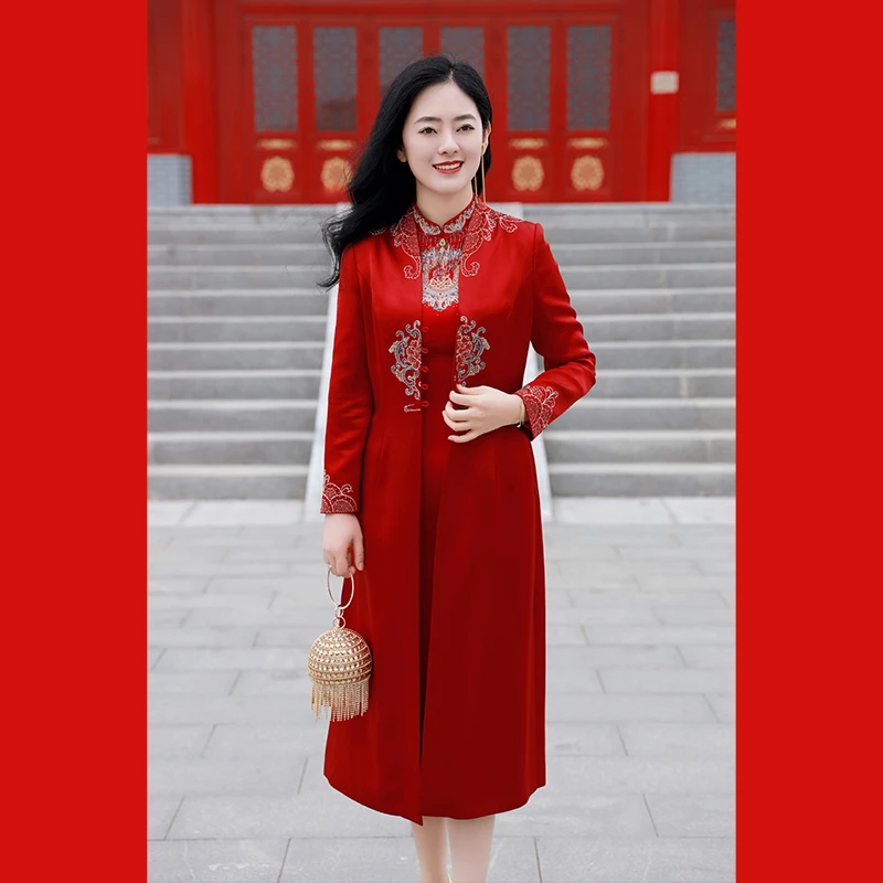 款号30237酒红色风衣外套喜事场合欢聚喜妈妈高贵上档次女装