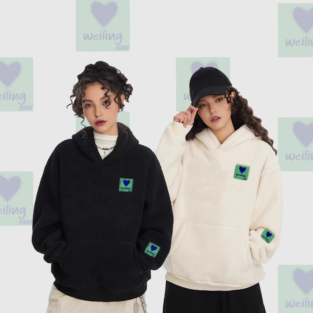 秋冬仿羊羔绒加厚贴布装饰男女同款连帽卫衣W2521