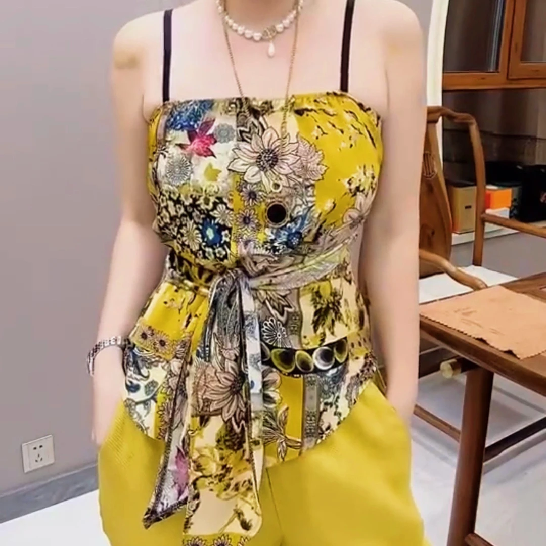 新款碎花内搭修身气质显瘦遮肉交叉洋气百搭时尚新花型吊带背心