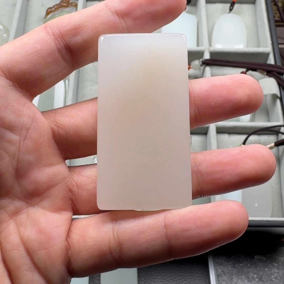 和田玉颈饰未镶嵌0****师