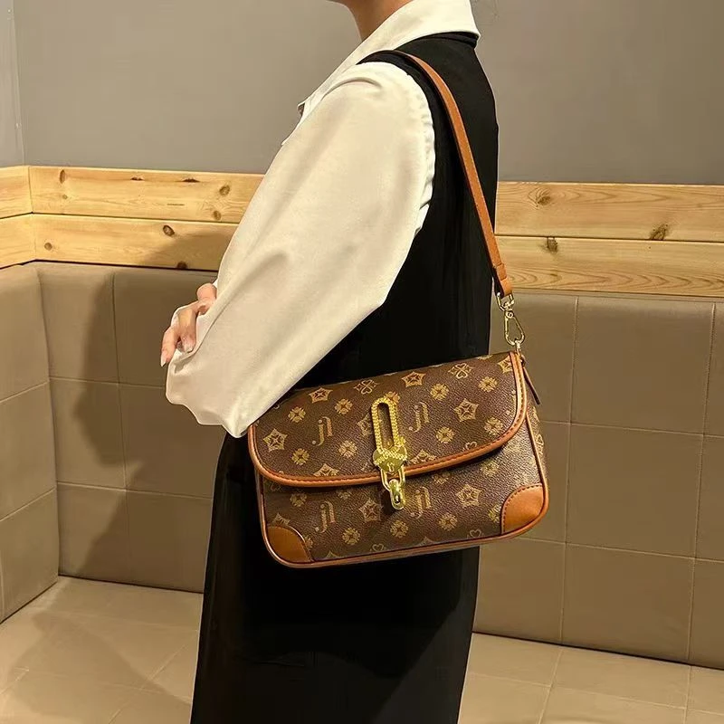 2024新款时尚简约风通勤百搭包LTBB-MDE-4778咖啡色