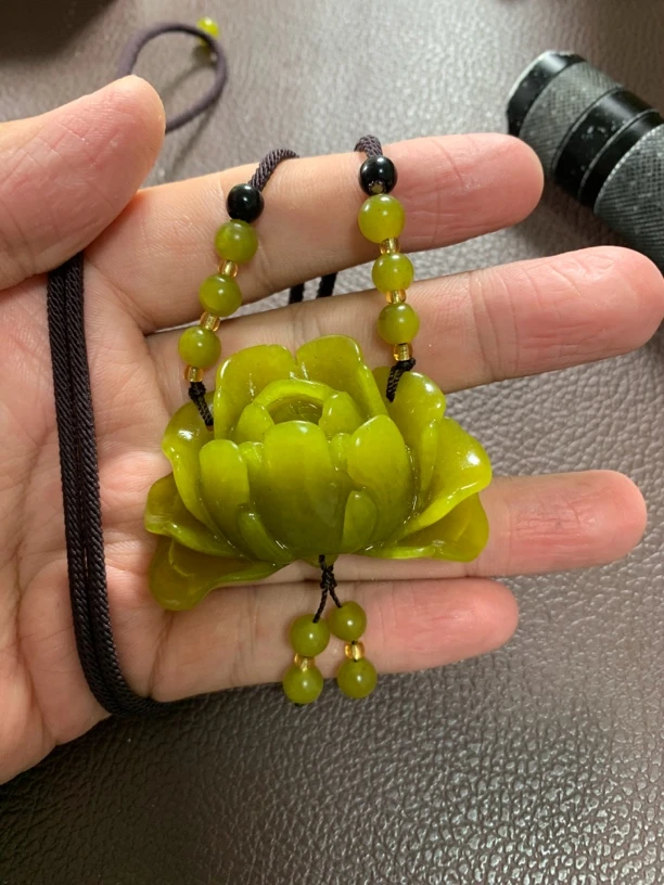 岫玉黄金玉牡丹毛衣链