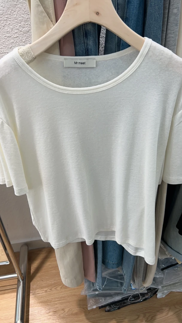 休闲百搭款的T恤