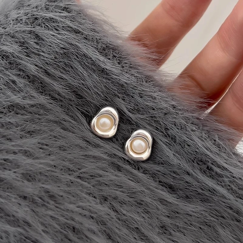 合金耳饰 港风仿珍珠耳钉女ins气质设计高级感简约时尚百搭精致潮