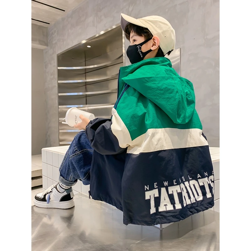 男童外套春秋款儿童春季冲锋衣潮帅气中大童风衣2023新款男孩春装