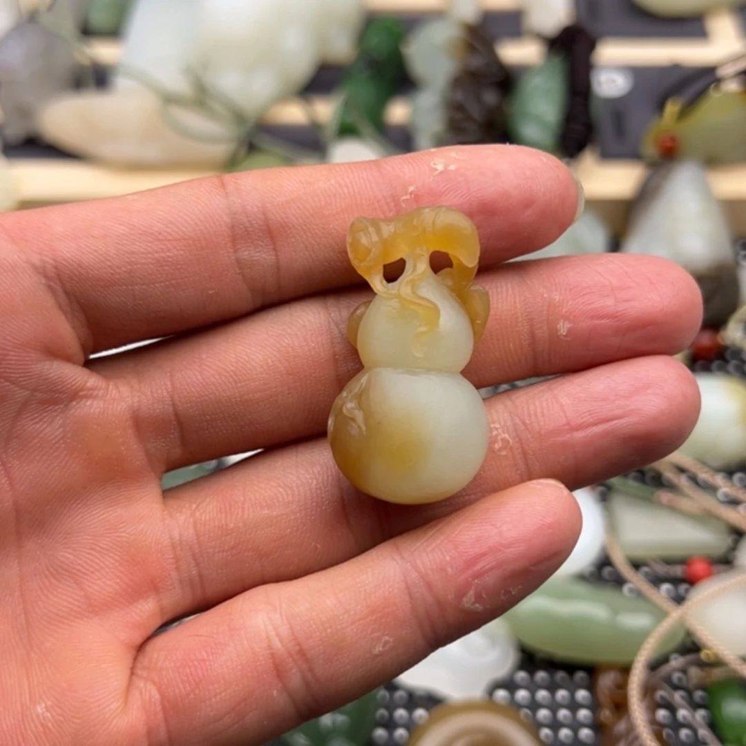 【闪购商品】定制和田玉挂件未镶嵌你****傻