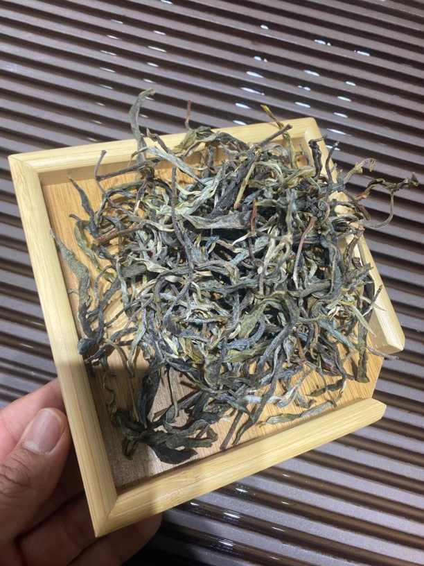 2023秋茶冰岛坝歪大树散茶120克。