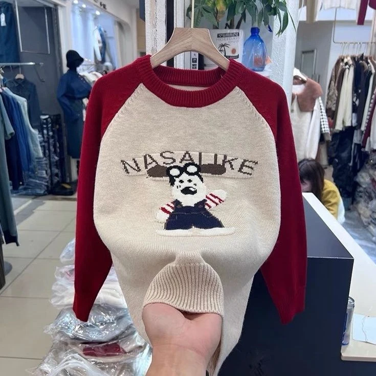 大码卡通刺绣撞色秋冬宽松保暖针织衫女时尚减龄慵懒风显瘦毛衣女