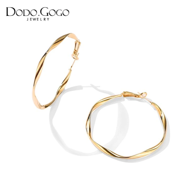 DODOGOGO 铜合金耳饰 弯曲圆环耳环百搭小众简约冷淡风素款耳圈女