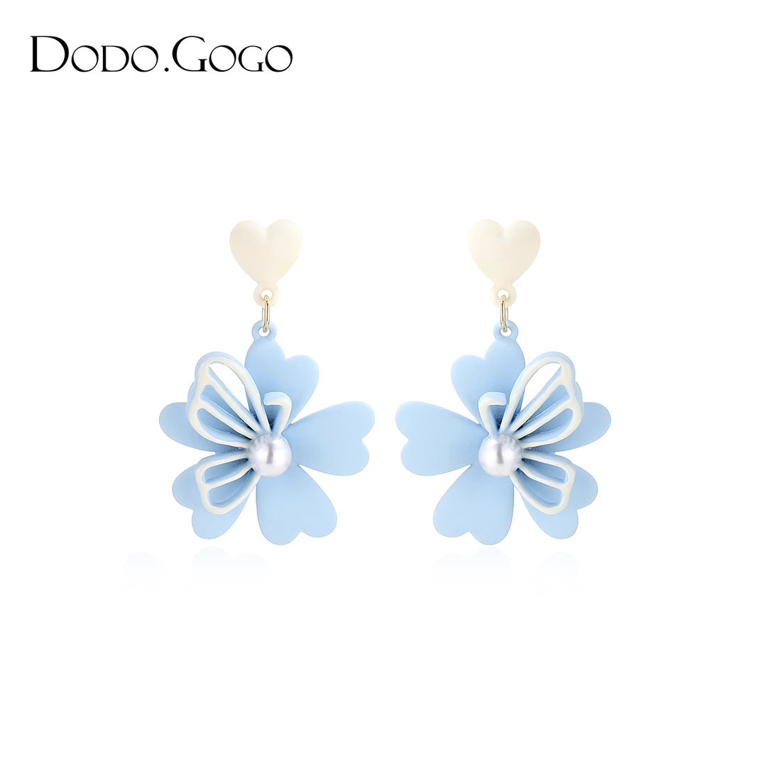 DODOGOGO 合金仿珍珠耳饰 镂空蝴蝶花朵耳环可爱甜美感银针耳钉
