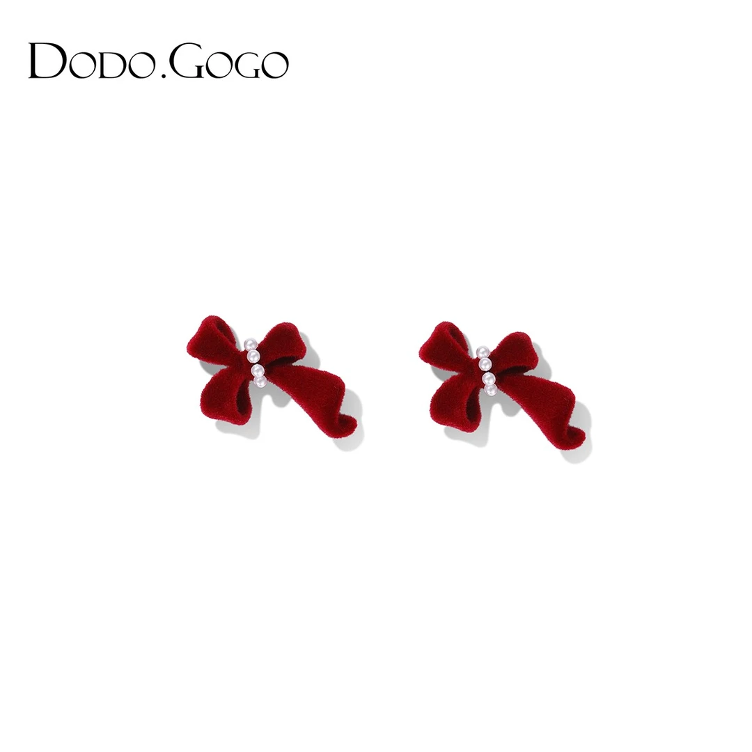 DODOGOGO 铜合金仿珍珠耳饰 【年货抢先购】植绒蝴蝶结耳钉高级气质