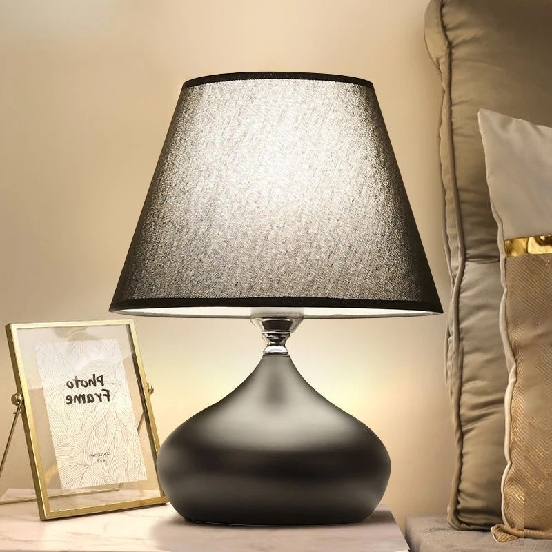 北欧卧室床头灯 现代创意书房写字客厅台灯 温馨浪漫简约触摸台灯