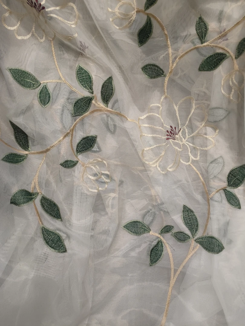 2202白色刺绣纱帘宽4.85米高2.65米钩