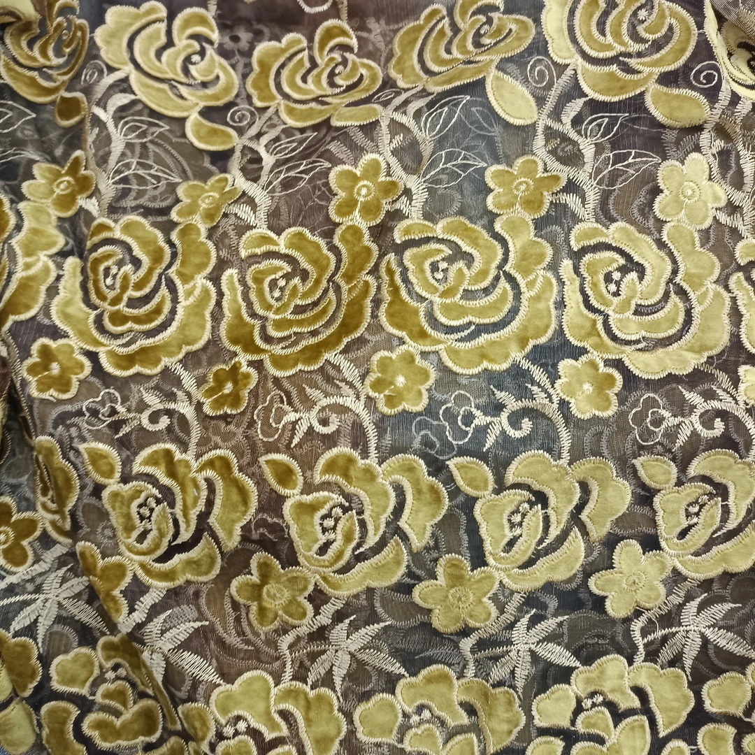 0785咖色贴绒纱帘宽9.8米高2.73米钩单