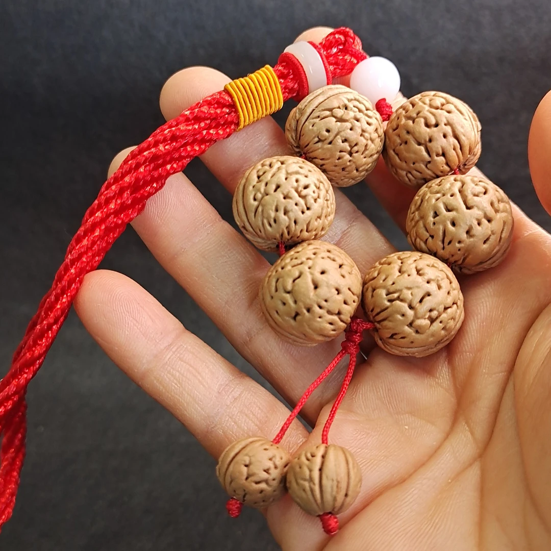 桃核小吊坠，车挂，指套扣，钥匙扣，绕指扣喜欢来，方便携带，盘玩方便