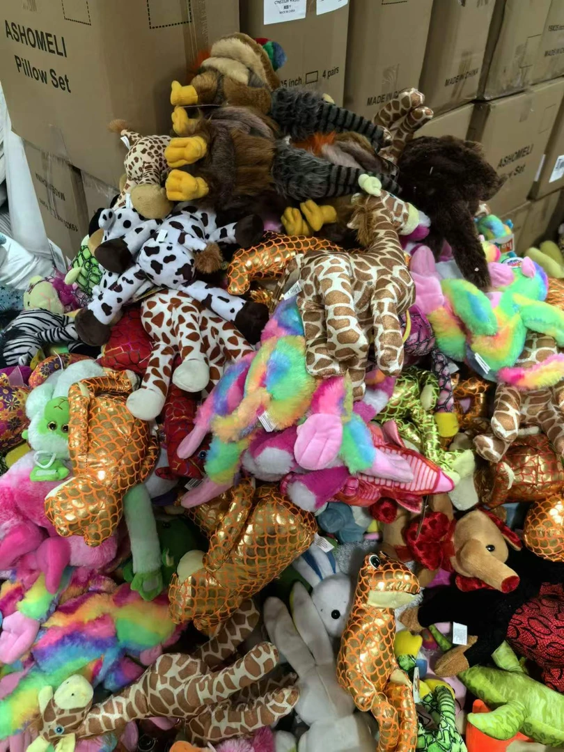 《厚广家》4楼20cm高度杂款中号毛绒玩偶发4个不挑款微脏加一个大的