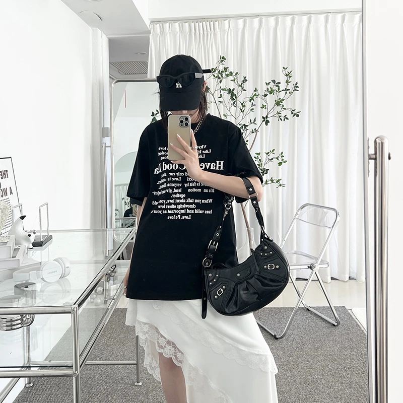 黑色休闲字母圆领T恤女时尚百搭大版T恤短袖2024夏季宽松潮流上衣