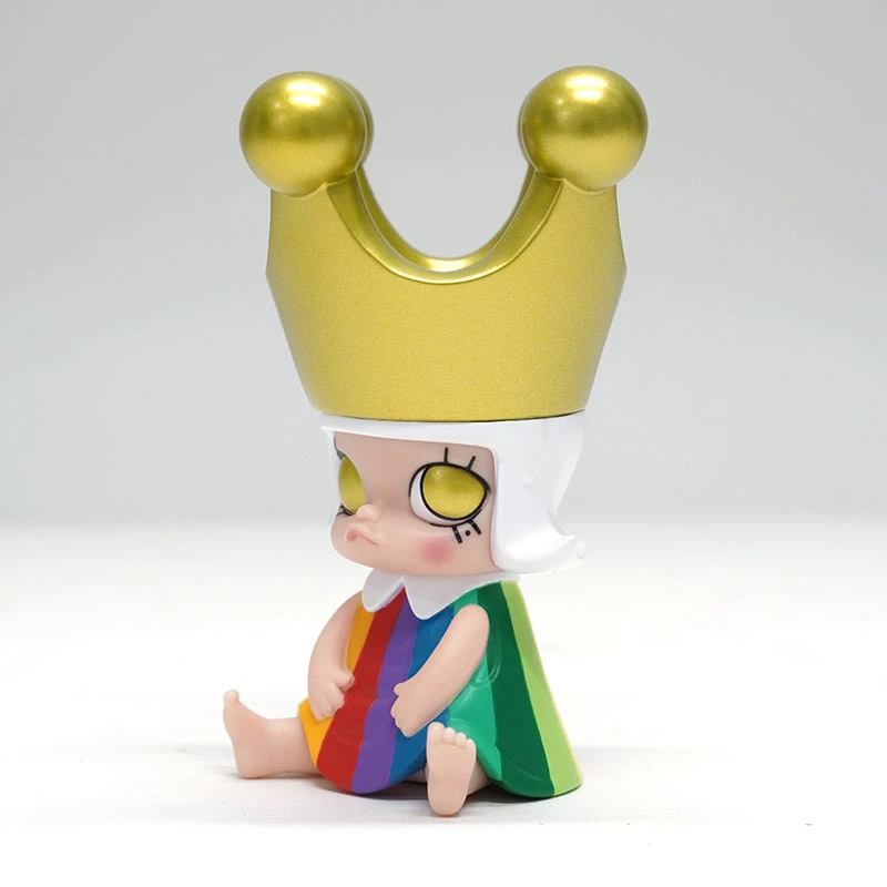泡泡玛特Baby Molly-彩虹款小号坐姿款皇冠MOLLY手办摆件