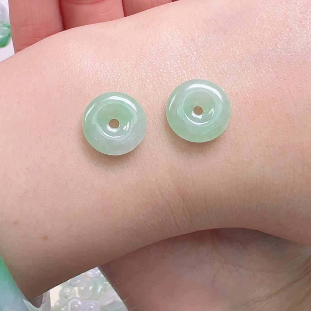 【闪购商品】翡翠挂件未镶嵌张***