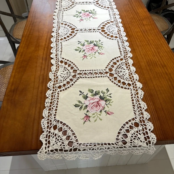 (180*40)米色手工棉线钩花十字绣桌旗