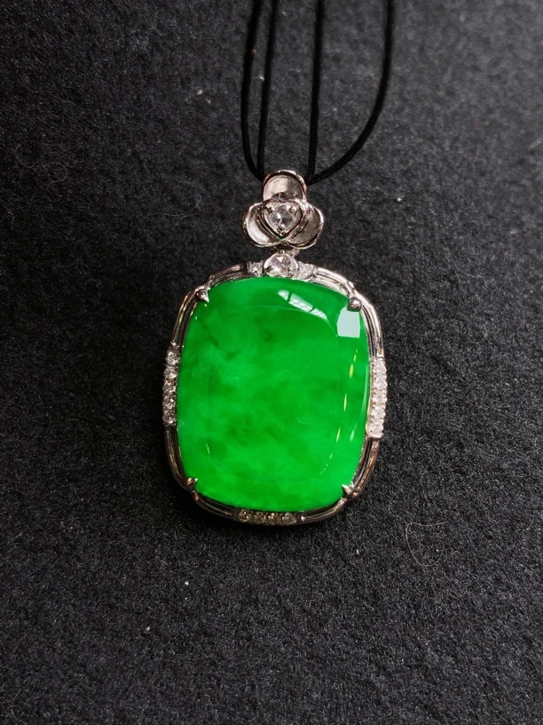 天然缅甸翡翠A货 无事牌吊坠