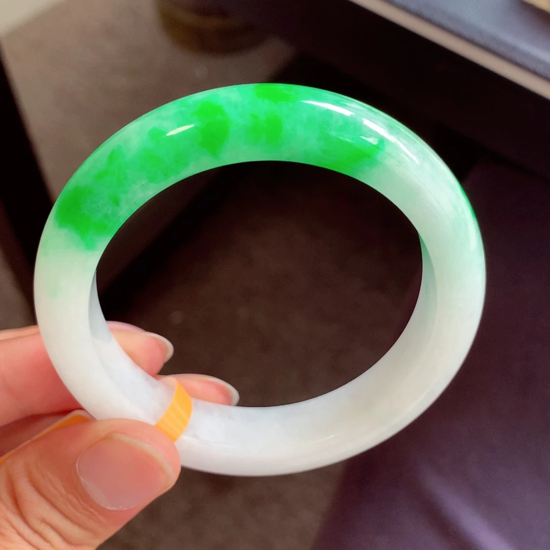 翡翠手镯未镶嵌缅甸翡翠