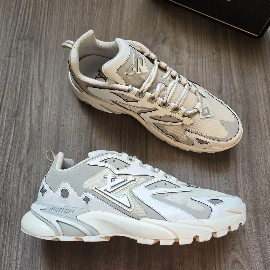Louis Vuitton/99新/44码 路易威登 Runner Tatic白银鞋