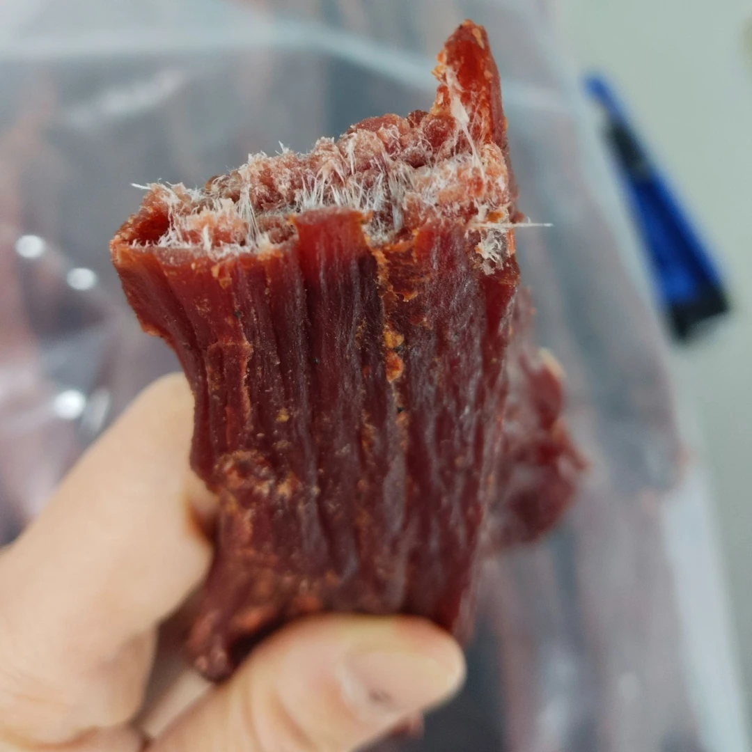 康香源风干猪肉干后腿肉青花椒麻辣香辣五香牛肉味10斤散装批发