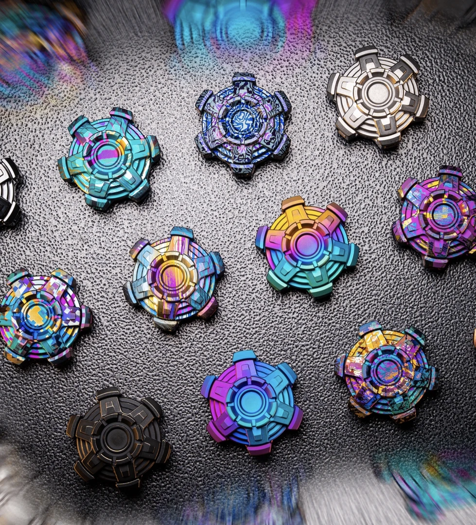 九只手EDC 高端藏品免接龙解压玩具金属潮玩送男女友收藏