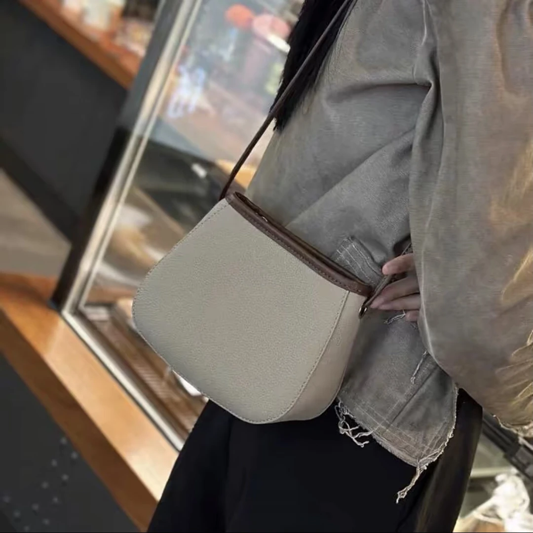 小河家韩系牛皮简约马鞍包信封包6058