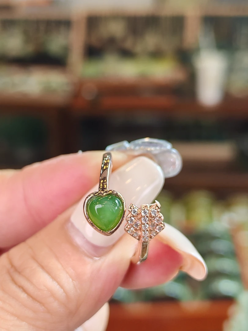 天然和田碧玉爱心戒指（110112）