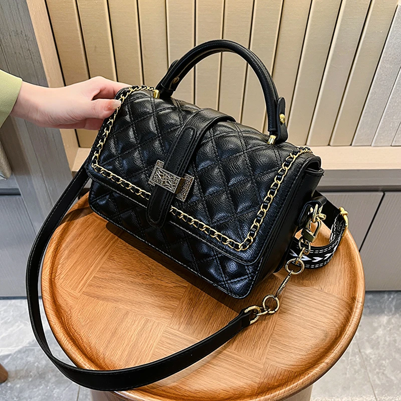 网红质感斜跨小包包女2023法国时尚小香风菱格小方包百搭单肩包女