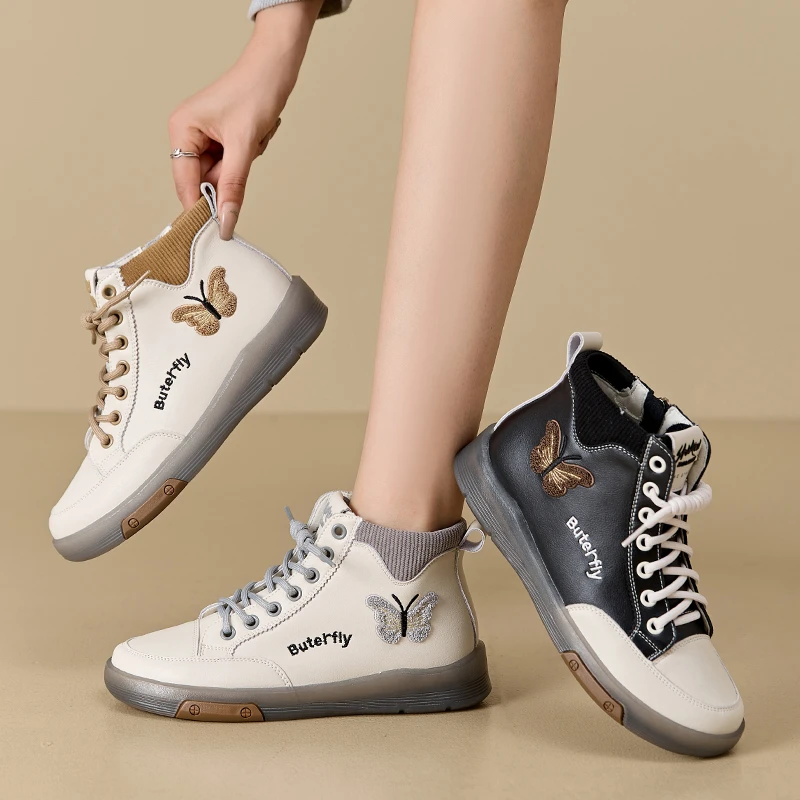 真皮高帮小白鞋女2024秋冬新款平底41一43大码女鞋加绒显脚小短靴