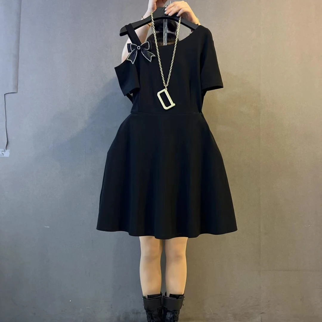 早春新款大码蝴蝶结装饰漏肩显瘦连衣裙