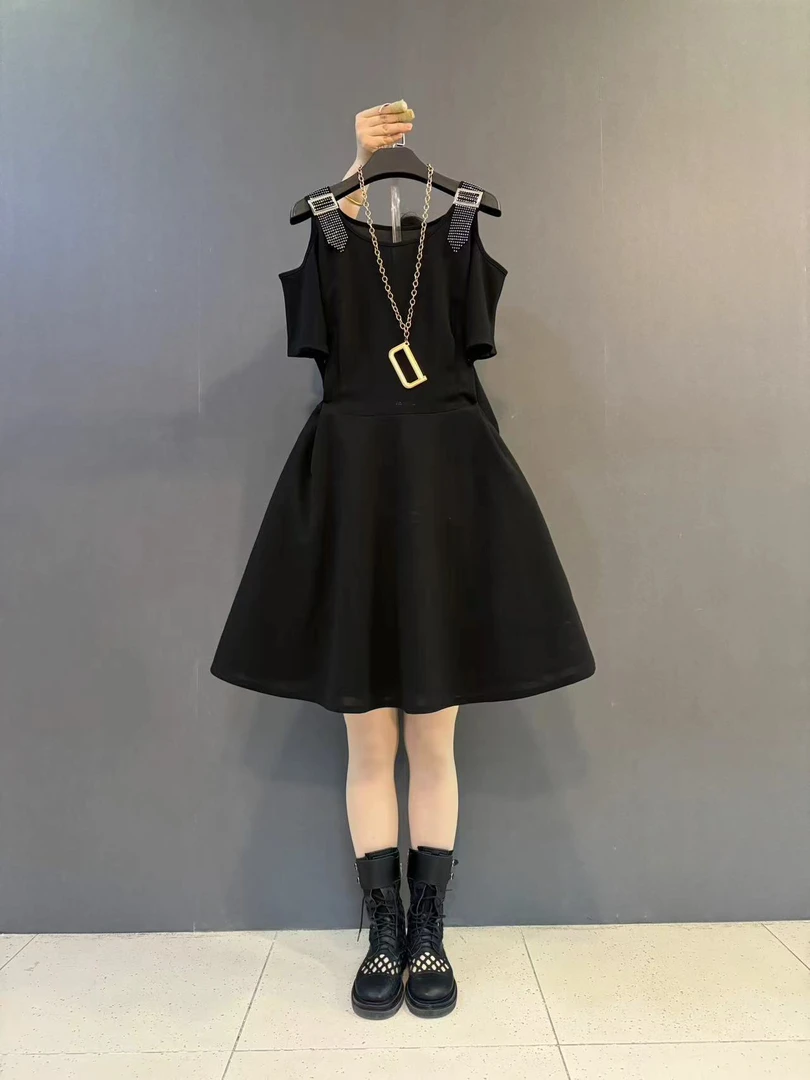 胖妹妹女装小设计感露肩烫钻肩带显瘦连衣裙