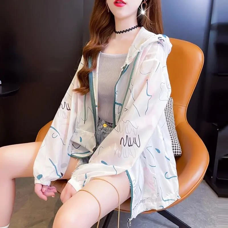 学生少女洋气薄款防晒衣外套透气印花宽松时尚夏季连帽防晒服15岁