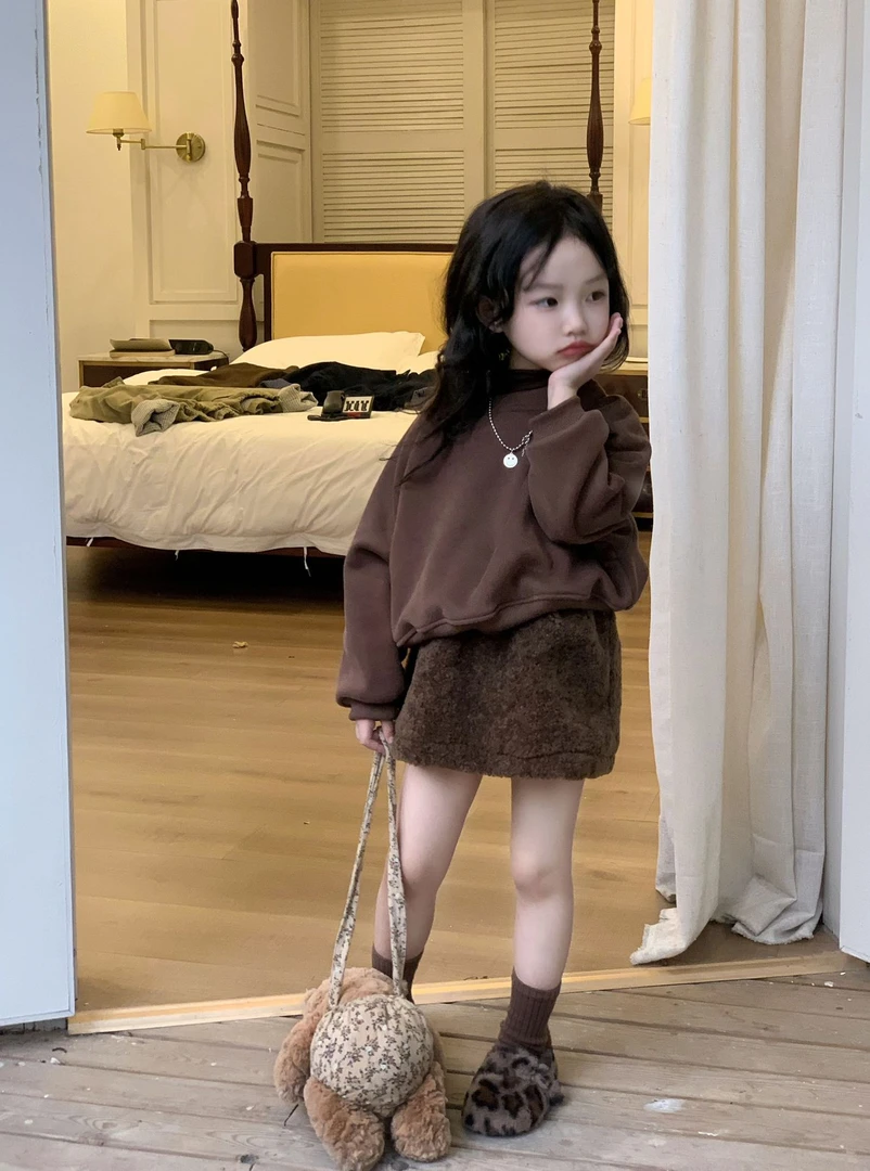 女童卫衣秋冬新款宽松蝙蝠袖上衣加厚长袖卫衣 咖啡色内搭 半身裙