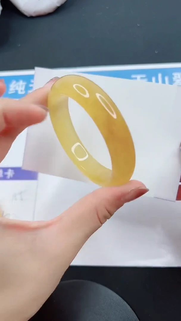 【闪购商品】石英质玉手镯未镶嵌155-55+