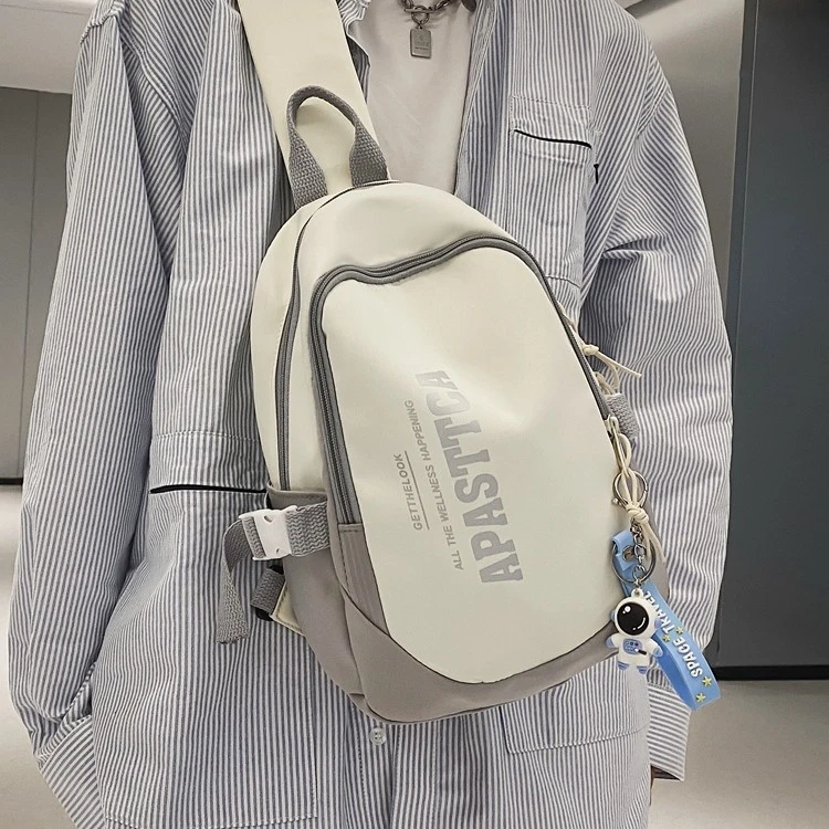 胸包男士大容量轻便百搭运动单肩背包女休闲日系潮牌大容量斜挎包