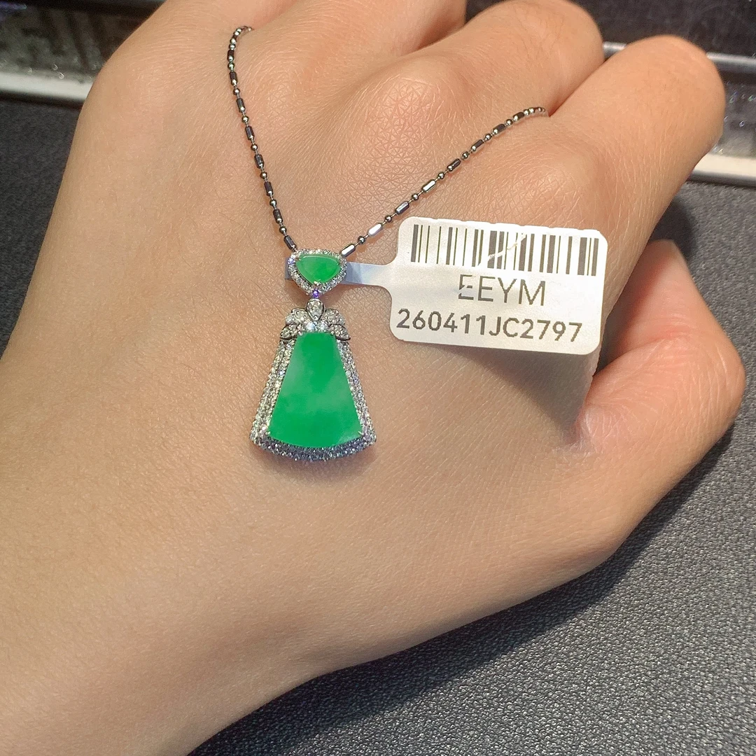 缅甸A货翡翠南非真钻18K金（不含链）