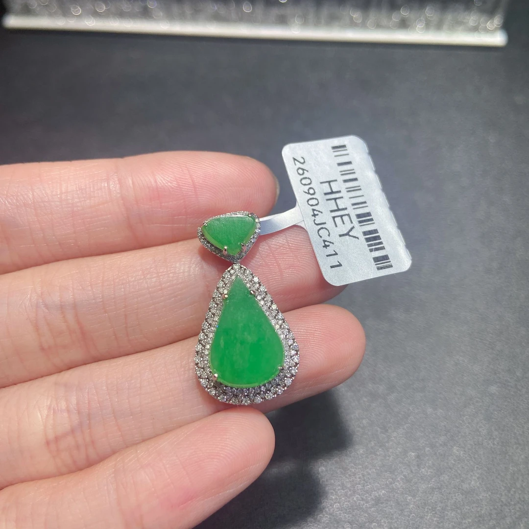 缅甸A货翡翠南非真钻18K金（不含链）