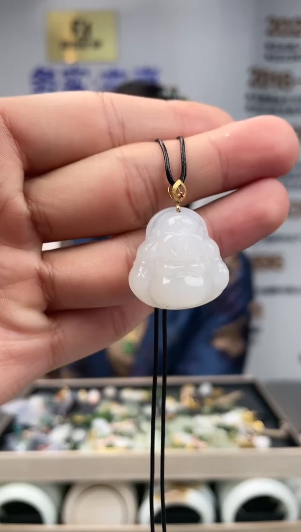 【闪购商品】和田玉颈饰18K金镶嵌白猫佛公吊坠多样性发一件