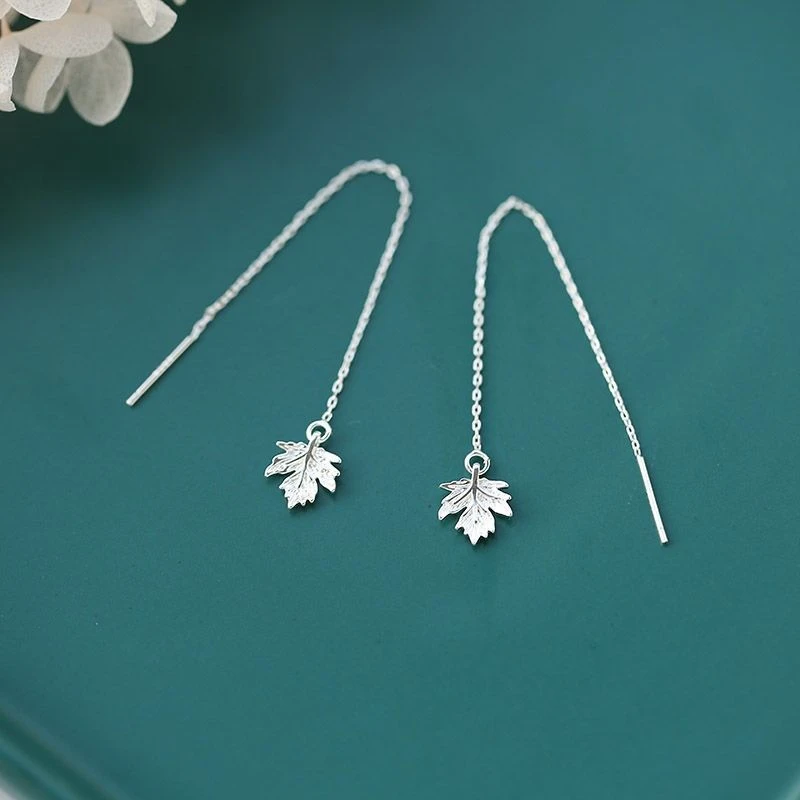 枫叶耳线女简约气质轻奢小众清新2024新款爆款精致时尚