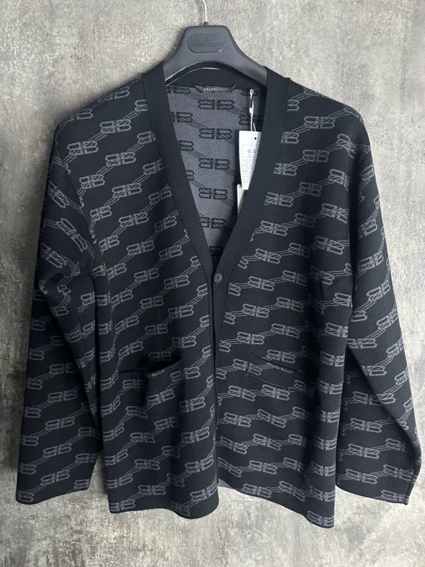 全新未使用/Balenciaga满印BB锁扣黑灰黑色针织毛衣开衫