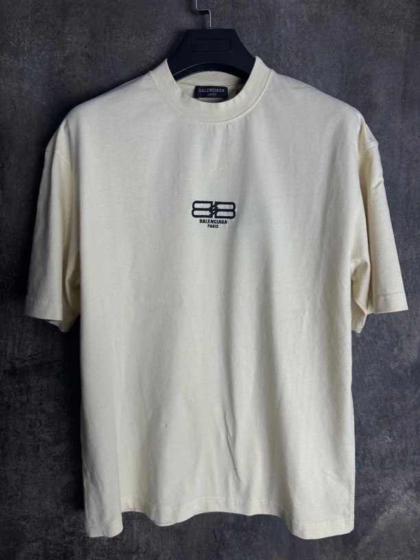 全新未使用 Balenciaga/巴黎世家 米白色米色BB双B锁扣刺绣短袖