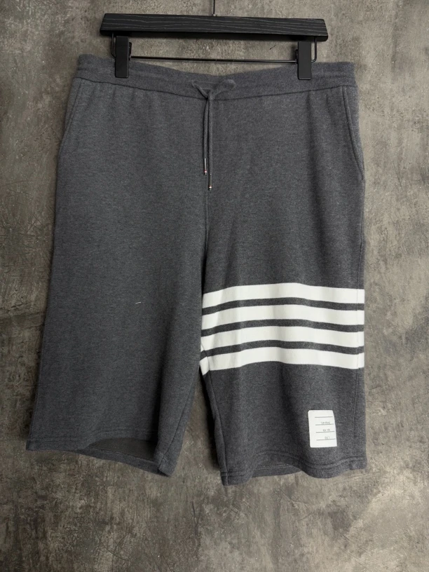 全新未使用/ Thom Browne TB 灰色 条纹短裤